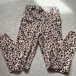 Colorfulkoala Leopard Print Leggings Size M